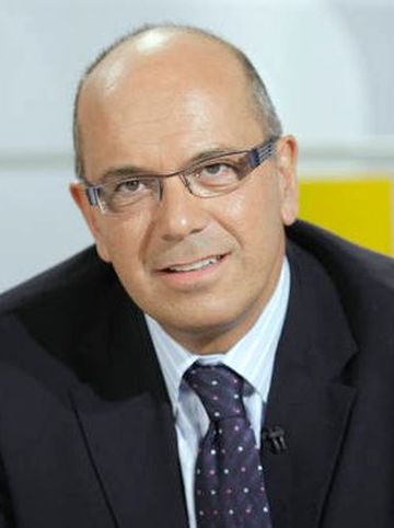Ernesto Sánchez Pombo 